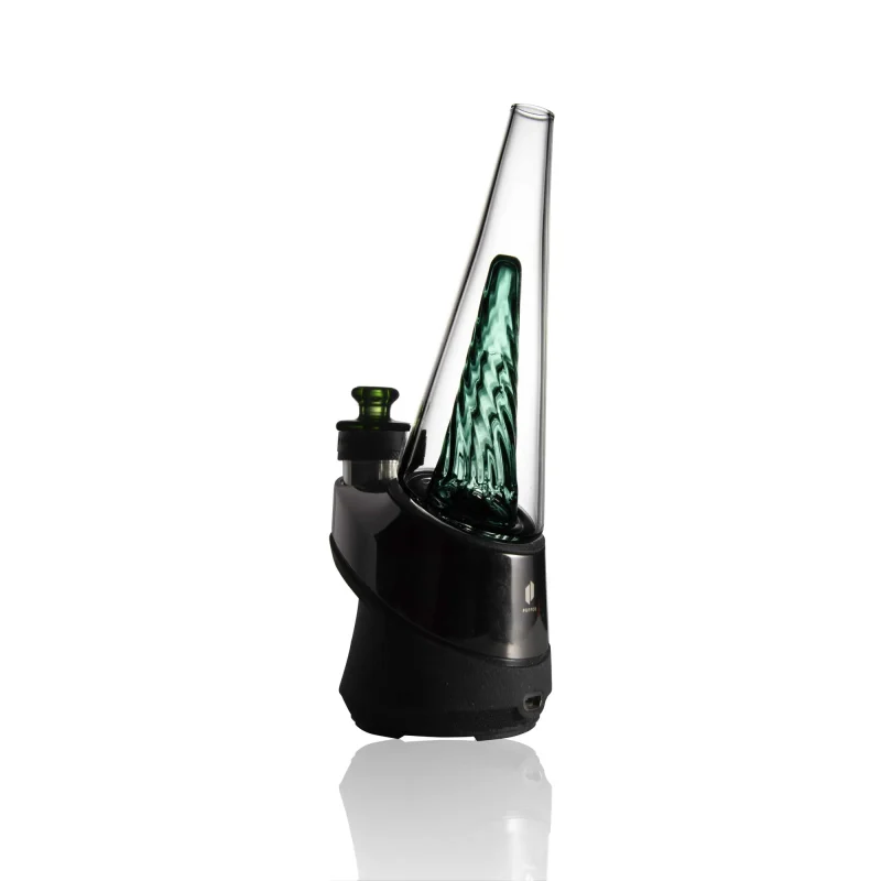 Puffco Peak Glass Wiidz Original 2.0 in Emerald color installed, positioned facing southeast, showcasing its stylish design and vibrant hue for enhanced dabbing experience.